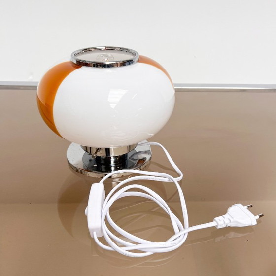 Image 1 of Italienische Tischlampe aus Opalglas, 1960er Jahre