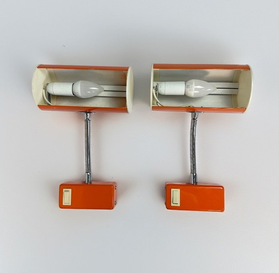 Image 1 of Coppia di lampade da parete arancioni degli anni '70 di Ateljé Lyktan