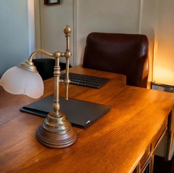 Image 1 of Bureaulamp vintage messing 