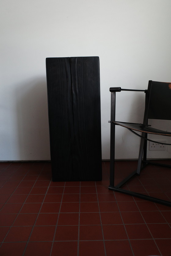 Image 1 of Zócalo recto de madera maciza ebonizada