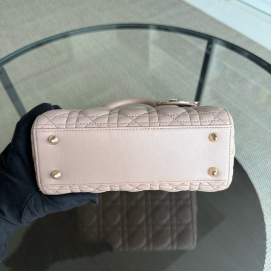 Image 1 of Dior Lady Small Flap - Cannage lamsleer, blush beige, goudkleurige hardware