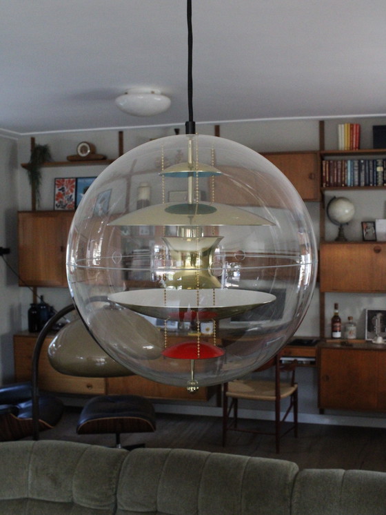 Verner Panton VP Globe Ø40 cm brass, new in original box – Pendant lamps, Plexiglass (photo 6 of 9)