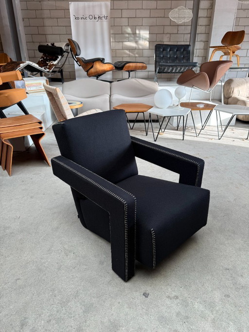 Cassina Utrecht fauteuil by Gerrit Rietveld