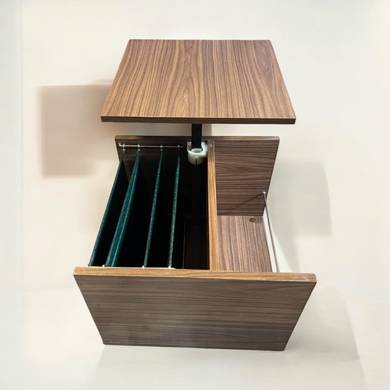 Image 1 of Tavolino laterale/contenitore per ufficio/portariviste anni &#39;70 in Resopal nello stile di Rolf Hesland, prodotto in Germania