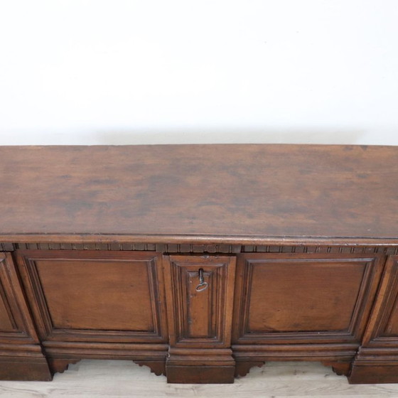 Antieke kist van massief walnotenhout, Italië, 17e eeuw – Ladekasten, Wood (photo 4 of 17)