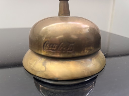 Antieke receptie of service bel Coca Cola 