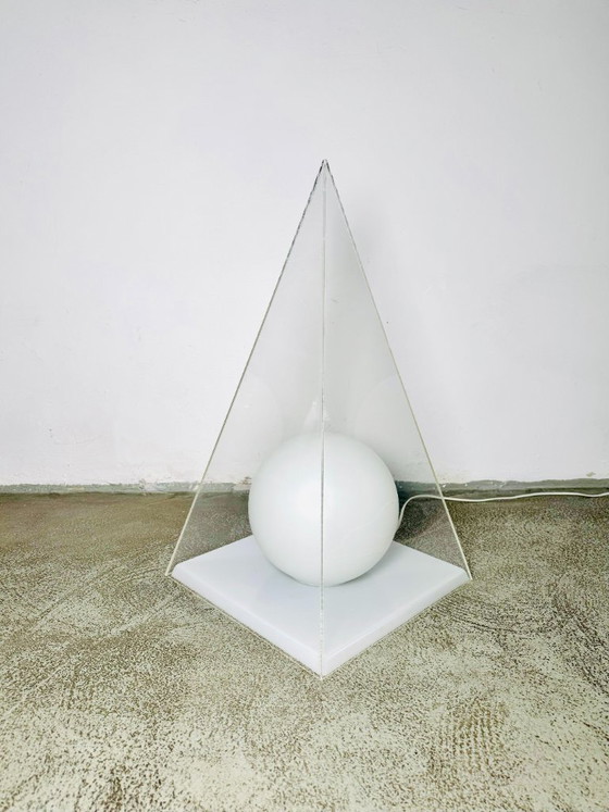 Pyramid & Glass Sphere Table Lamp by Harco Loor for Harco Loor Design, The Netherlands 1980s – Plexiglass (photo 7 of 7)