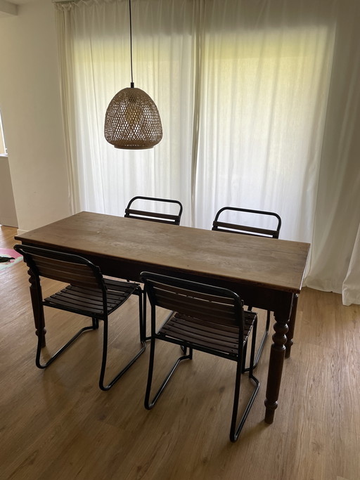 Mesa de comedor de madera maciza + 4 sillas - estilo vintage/industrial