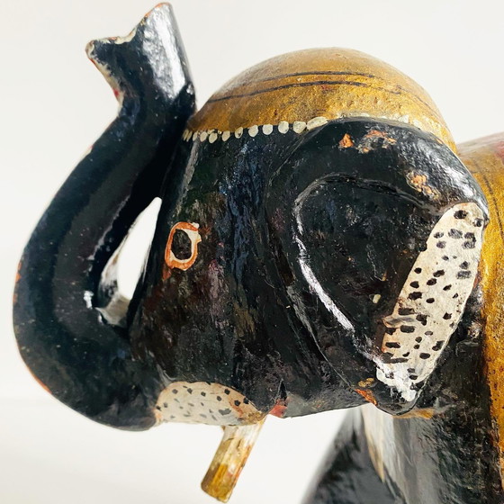 Image 1 of Vintage handgesneden decoratieve houten olifant Rajasthani-stijl handgeschilderd 1960's