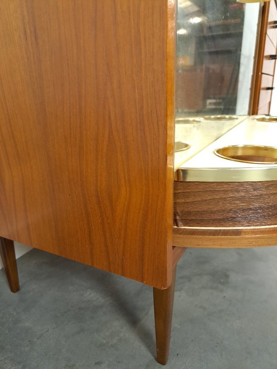 Image 1 of Aparador enchapado con barra giratoria y cajones, mueble bar