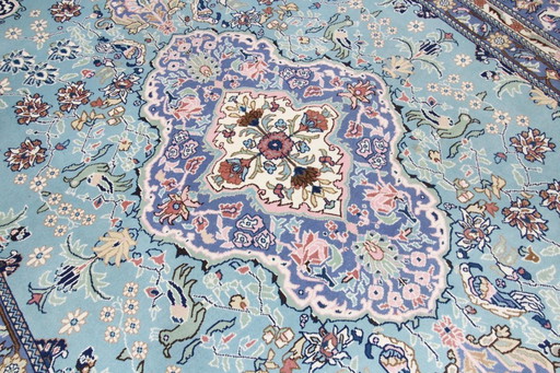 Hand-knotted Ushak rug 365 x 270 cm