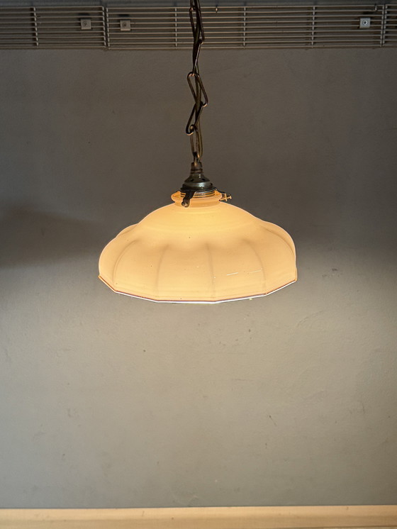 Image 1 of Lampada a sospensione antica Art Déco: vetro elegante e atmosfera senza tempo