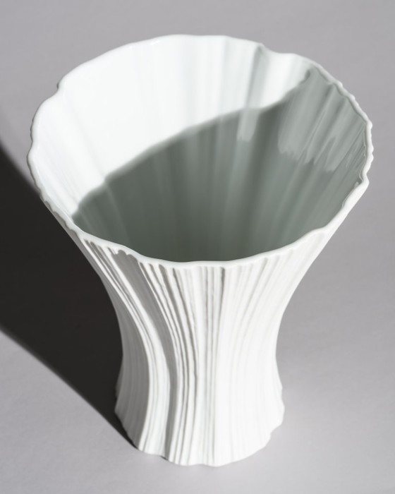 Image 1 of Martin Freyer per Rosenthal "Plissée" Duo di vasi XL in porcellana bisquit, Germania 1968