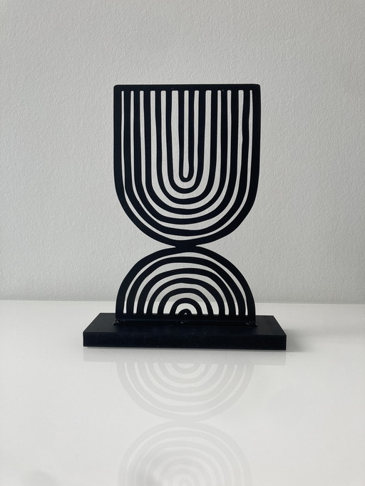Sculpture moderne en fil de fer