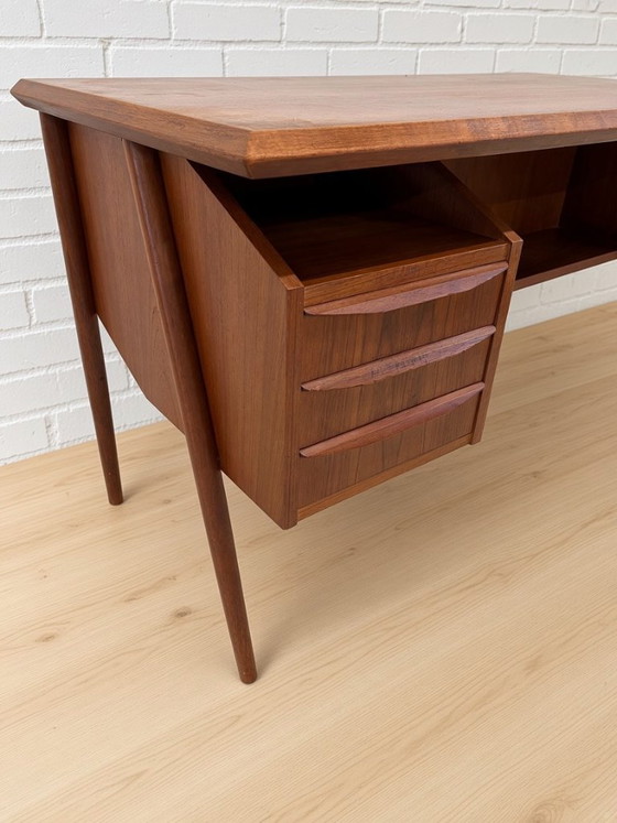 Gunnar Nielsen Teakhouten bureau voor Tibergaard, jaren 60. – Wood (photo 3 of 10)