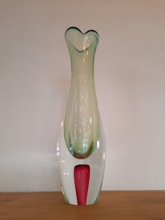 Image 1 of Rubin-Kunstglasvase aus der Mitte des 20. Jahrhunderts, ca. 1960-70