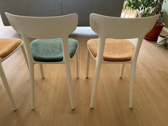 Image 1 of 4x Infiniti Canova chairs (RAL9001, green/orange)