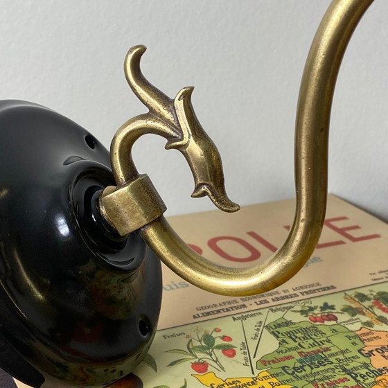 Image 1 of Lámpara de pared de cuello de cisne de latón con pantalla de tulipa de cristal acanalado transparente