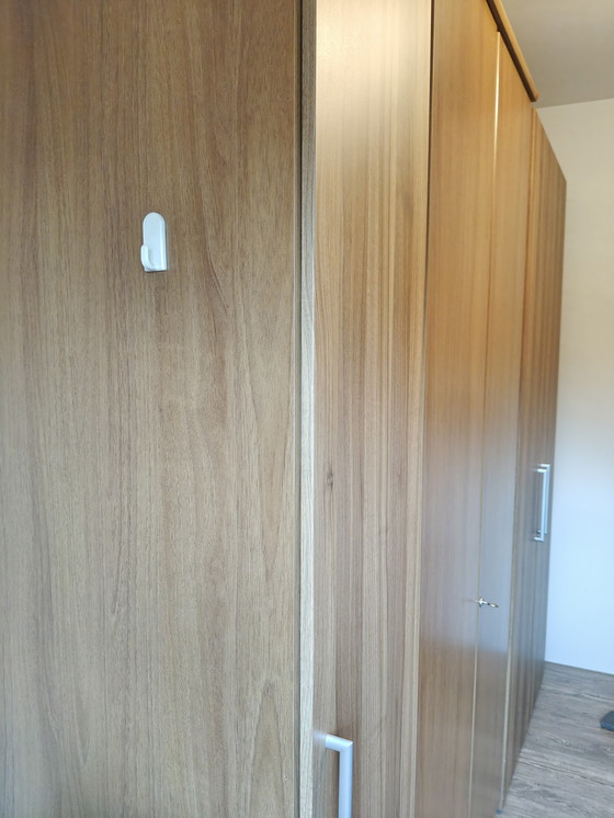 Image 1 of 2 armadi al prezzo di 1