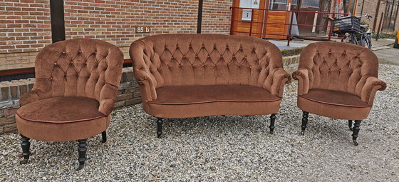 Image 1 of Set di divani classici imbottiti e antichi