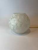 KNUBBIG Vintage IKEA Tafellamp van mat glas met kersenbloesemdetails