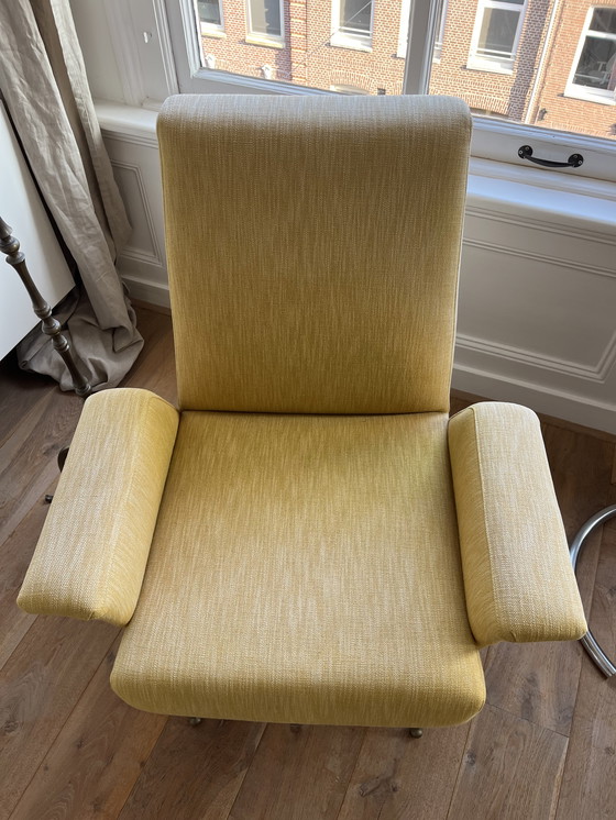 Image 1 of Fauteuil jaune Italie 50/60s