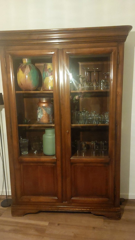 Beautiful display cabinet