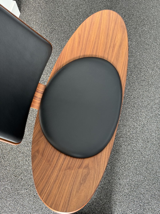 Image 1 of Silla Carl Hansen & Son CH07 Shell