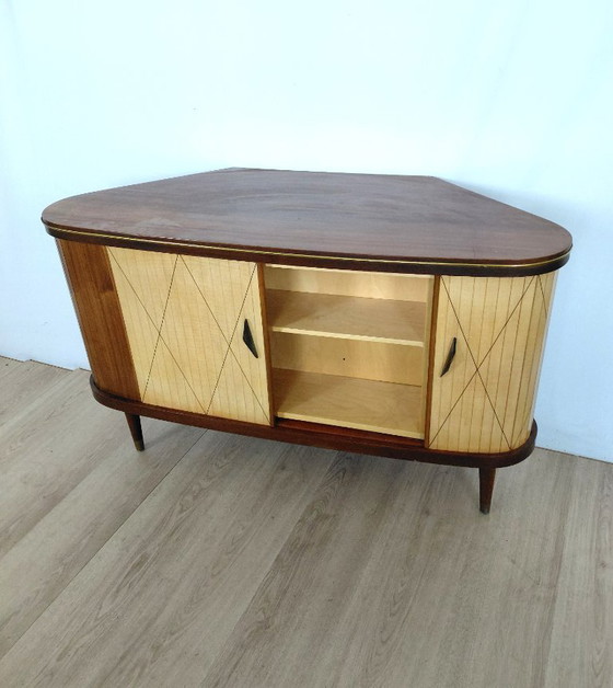 Image 1 of Armoire d'angle des années 50 avec barre secrète