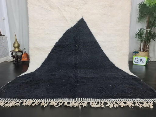 Traditional handmade pure wool rug, size 200/300 cm, white and black