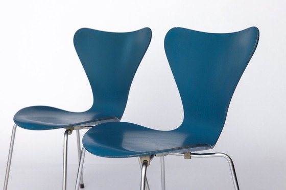 Image 1 of 2 Arne Jacobsen Series 7 Chairs – Model 3107 – Fritz Hansen Vintage 1950s Dining Chairs