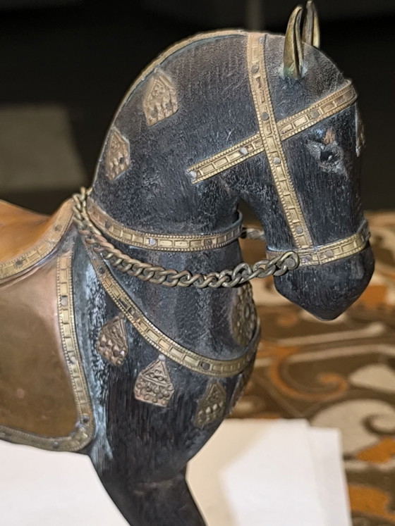 Beautiful vintage Indian Wooden horse - hand carved, Sculpture, Brass, Black (photo 7 of 11)