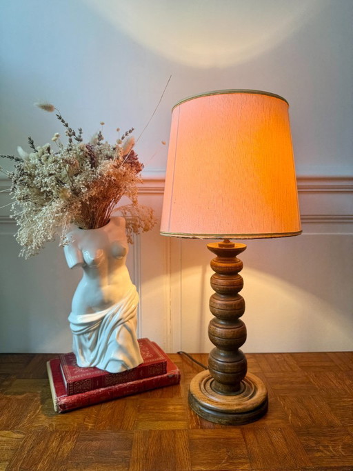 Lampvoet van gedraaid hout