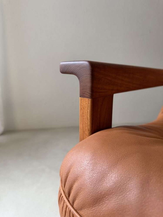 Image 1 of Fauteuil lounge vintage en cuir teck des années 1960