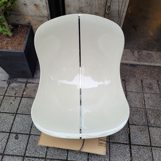 Image 1 of Sillón Goldfinger, after Michel Cadestin, estilo Space Age, fibra de vidrio y acero cromado, 90’s – Francia