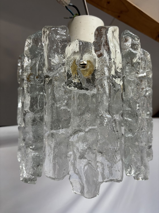 Vintage J.T. Kalmar ijsglas hanglamp jaren '60/'70 design – J.T. Kalmar Franken, Plafondlampen (photo 10 of 10)