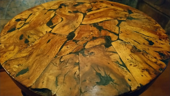 Sgabello brutalista a treppiede realizzato con ceppi di vite. – Sgabelli, Wood (photo 12 of 17)