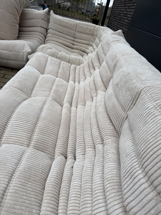Image 1 of Ligne Roset Togo 3zit met poef (ottoman) in Beige Ribcord (Velours côtelé) 10/10 staat!!
