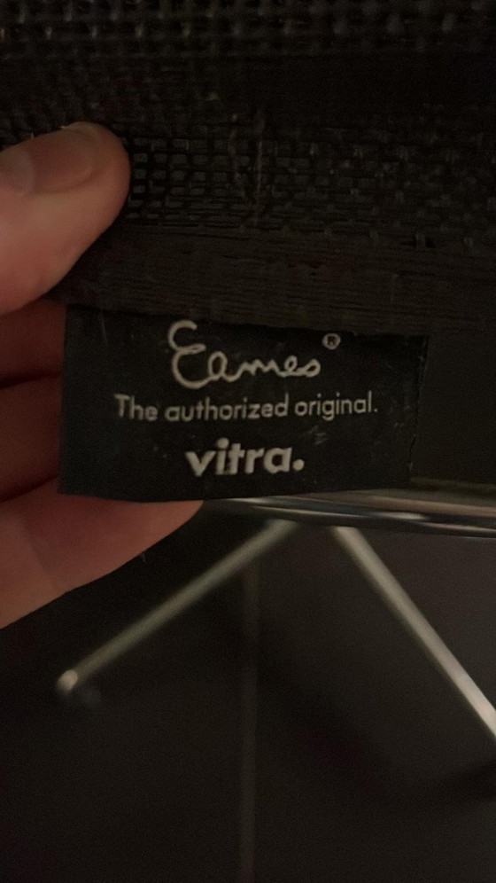 4 Vitra Eames E.A. Malla Negra / Gris – Sillas de conferencia, Textile, Aluminium (photo 3 of 6)