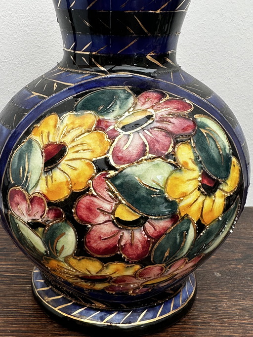 Kleine vaas boule signé Vallauris decor fleuri et ciselé rehaussé of H 22 cm