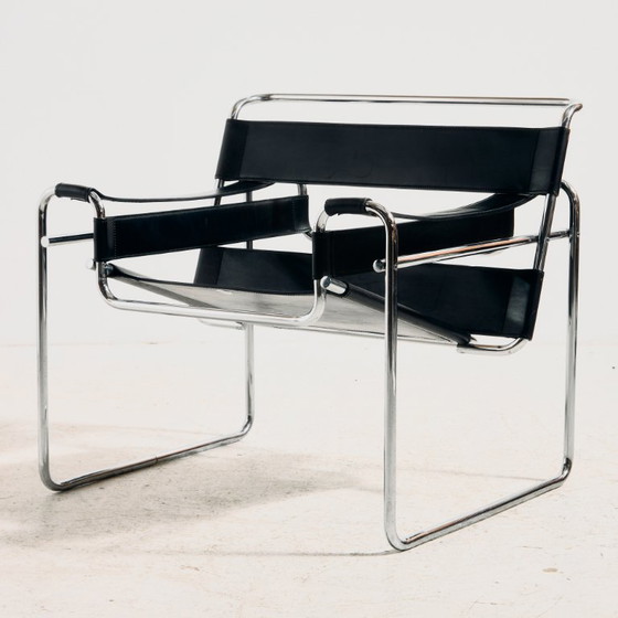 MK11558 B3 / Sedia Wassily di Marcel Breuer per Gavina – Poltrone, Leather (photo 2 of 21)