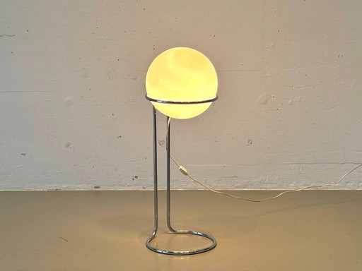 Lampadaire de style Space Age avec globe en verre opale et structure chromée, années 1970