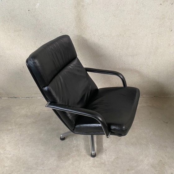 Image 1 of Artifort F141 leather swivel armchair Geoffrey Harcourt