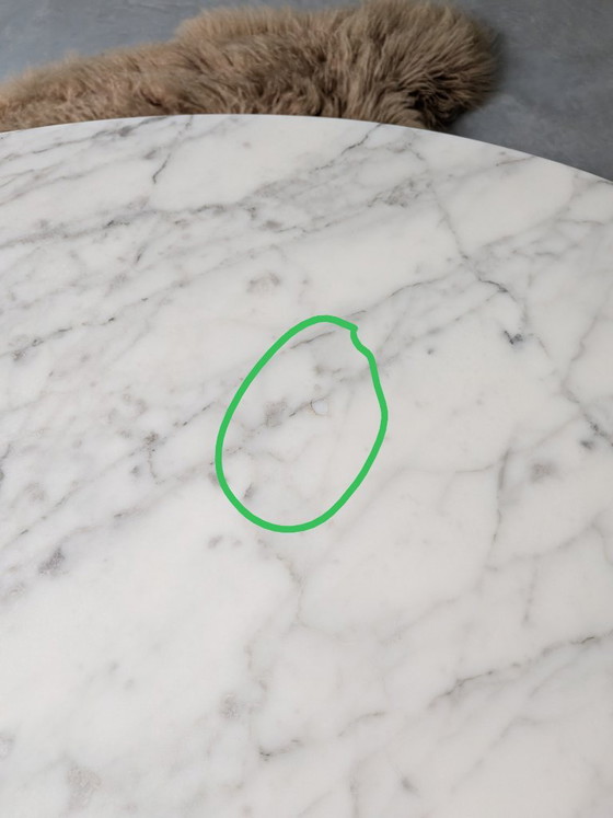 Knoll coffee table, designed by Eero Saarinen, white marble, Fiberglass, Mid Century Modern (photo 10 of 11)