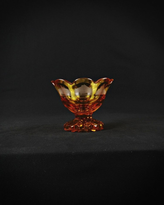 Image 1 of 19e eeuwse Boheemse kristallen schaal versierd met monumenten uit de Rijnland-Pfalz