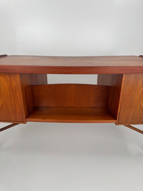 Boomerang Executive Desk, Svend Aage Madsen for H.P. Hansen, Denmark, 1960s, Wood, Brown (photo 13 of 15)
