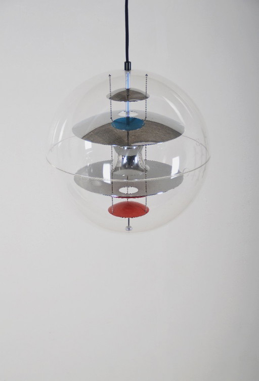 Suspension VP Globe 40 conçue par Verner Panton pour Verpan