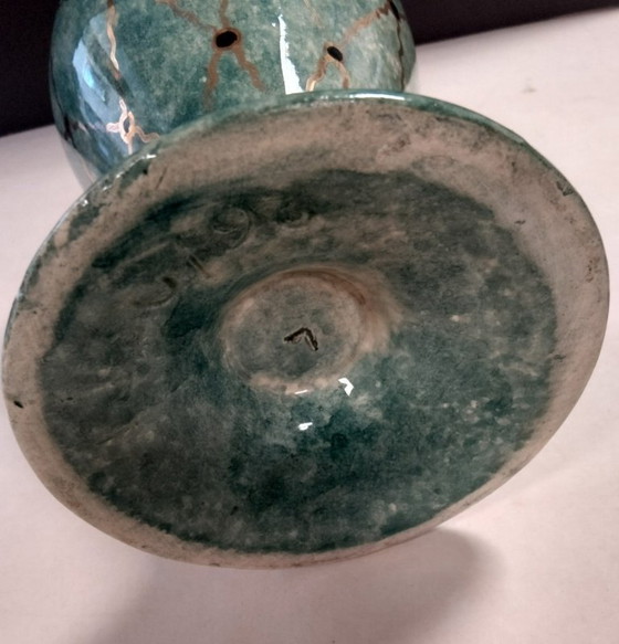 Image 1 of Brocca/vaso azzurro con manico e motivo a rombi in oro