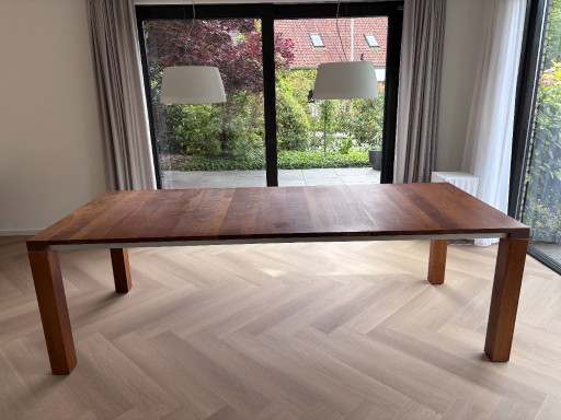 Leolux Vivre dining table 240x100 in excellent condition