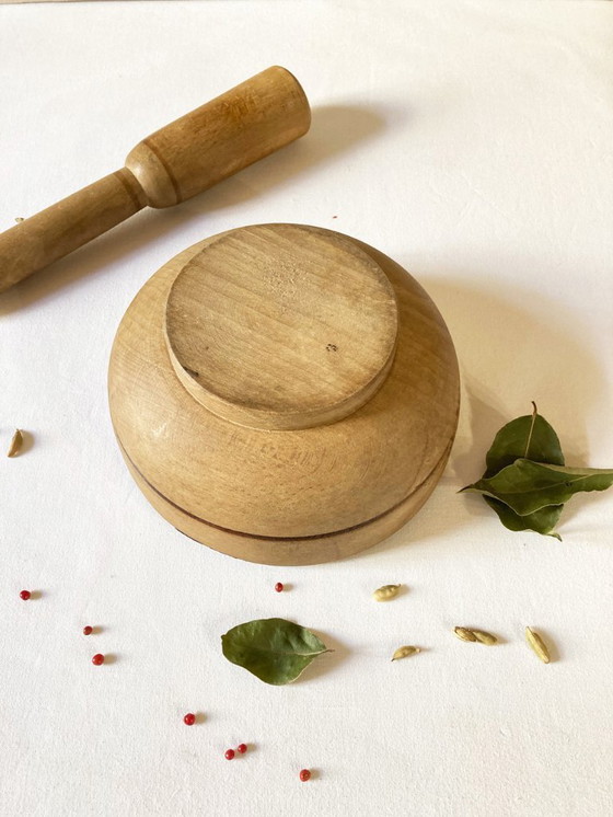 Image 1 of Antiker gedrechselter Mörser aus Holz